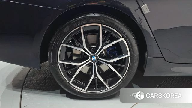 BMW 5 Series (G30) id 4893569 из Кореи 13