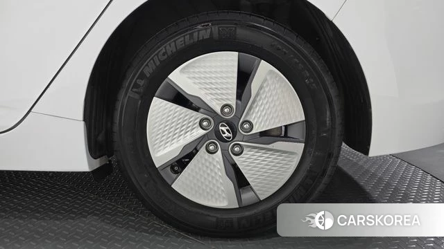 Hyundai The New Ionic Hybrid id 4923529 из Кореи 13