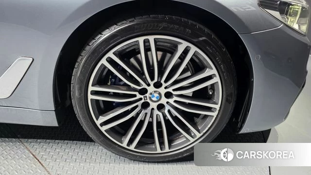 BMW 5 Series (G30) id 4188265 из Кореи 13