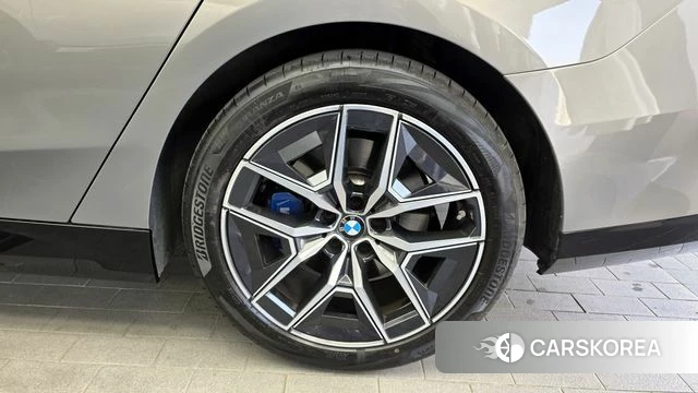 BMW 5 Series (G60) id 4279848 из Кореи 13