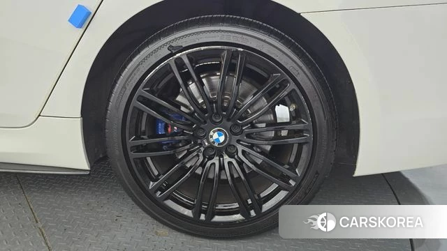BMW 5 Series (G30) id 4557929 из Кореи 13