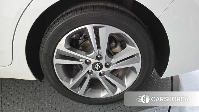 Hyundai Avante AD id 4459524 из Кореи 13
