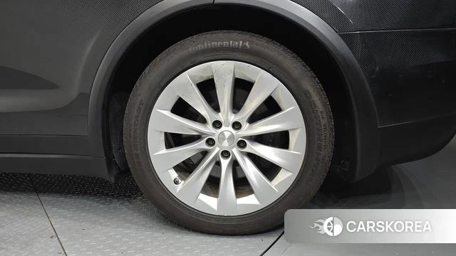 Tesla Model X id 4717136 из Кореи 13
