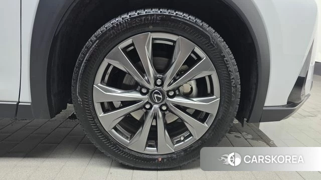 Lexus UX250h id 4618133 из Кореи 13