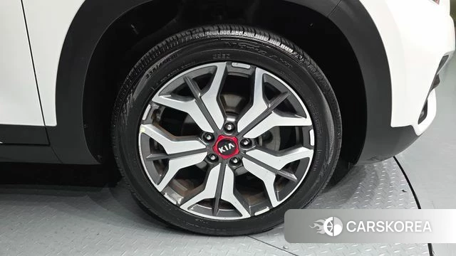 Kia Seltos id 4396617 из Кореи 13