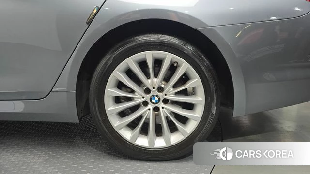 BMW 5 Series (G30) id 4496456 из Кореи 13