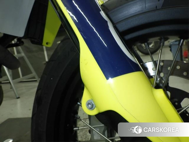 Husqvarna 701 SUPERMOTO id 4184210 из Японии 13