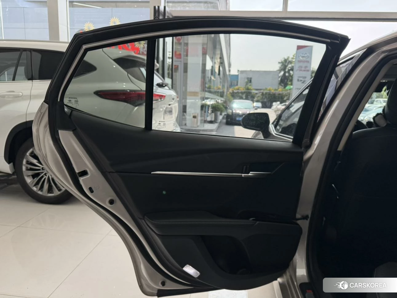 Toyota Camry id 4493100 из Китая 13
