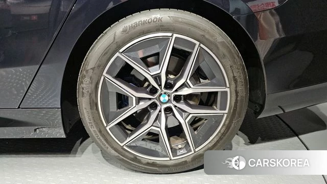 BMW 5 Series (G60) id 4414031 из Кореи 13