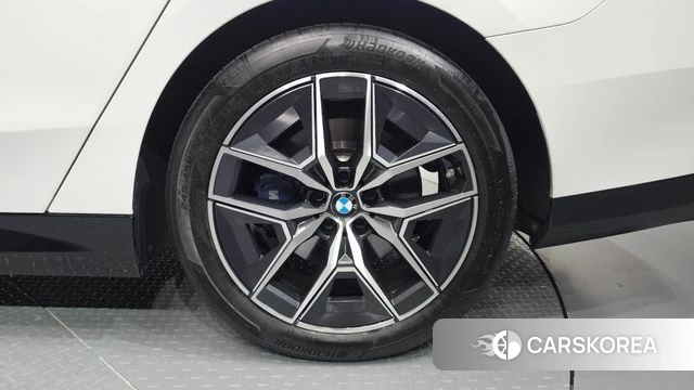 BMW 5 Series (G60) id 4715156 из Кореи 13
