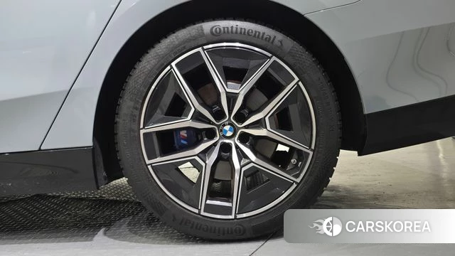 BMW 5 Series (G60) id 4505613 из Кореи 13