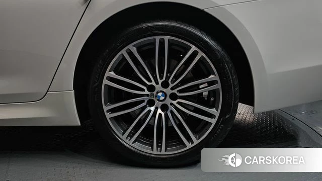 BMW 5 Series (G30) id 4587405 из Кореи 13