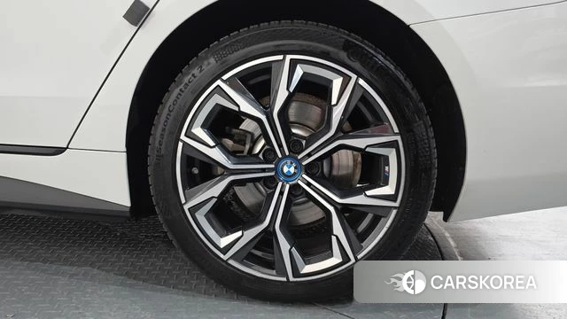 BMW i4 id 4550075 из Кореи 13