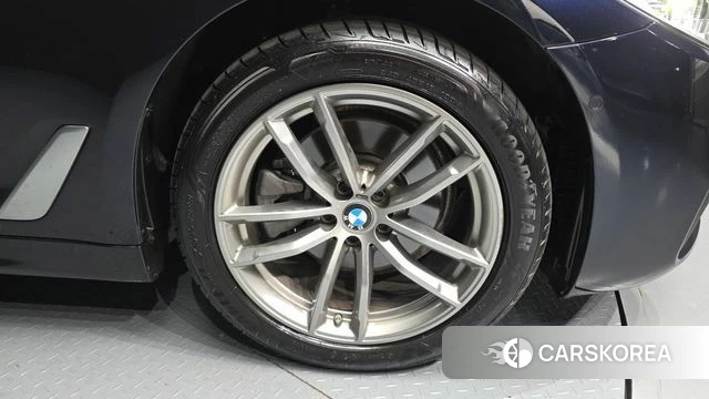 BMW 5 Series (G30) id 4465129 из Кореи 13