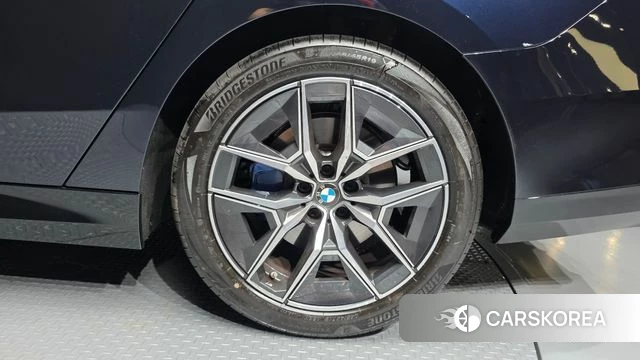 BMW 5 Series (G60) id 4719474 из Кореи 13
