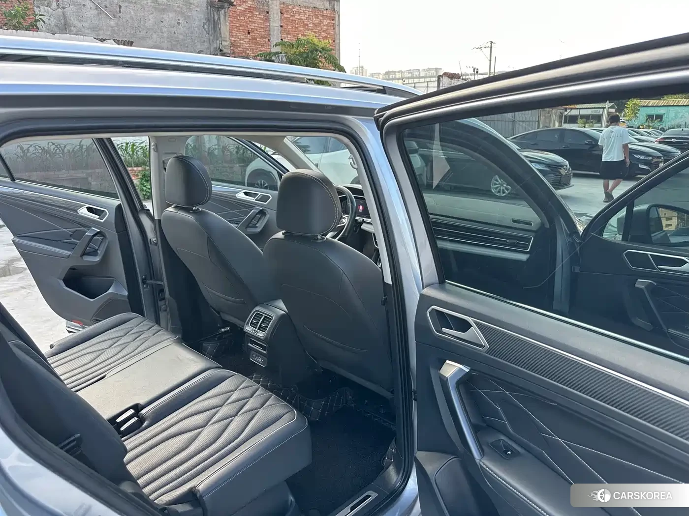 Volkswagen Tiguan L id 4644699 из Китая 14