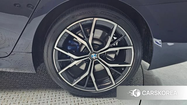 BMW 5 Series (G30) id 4618142 из Кореи 13