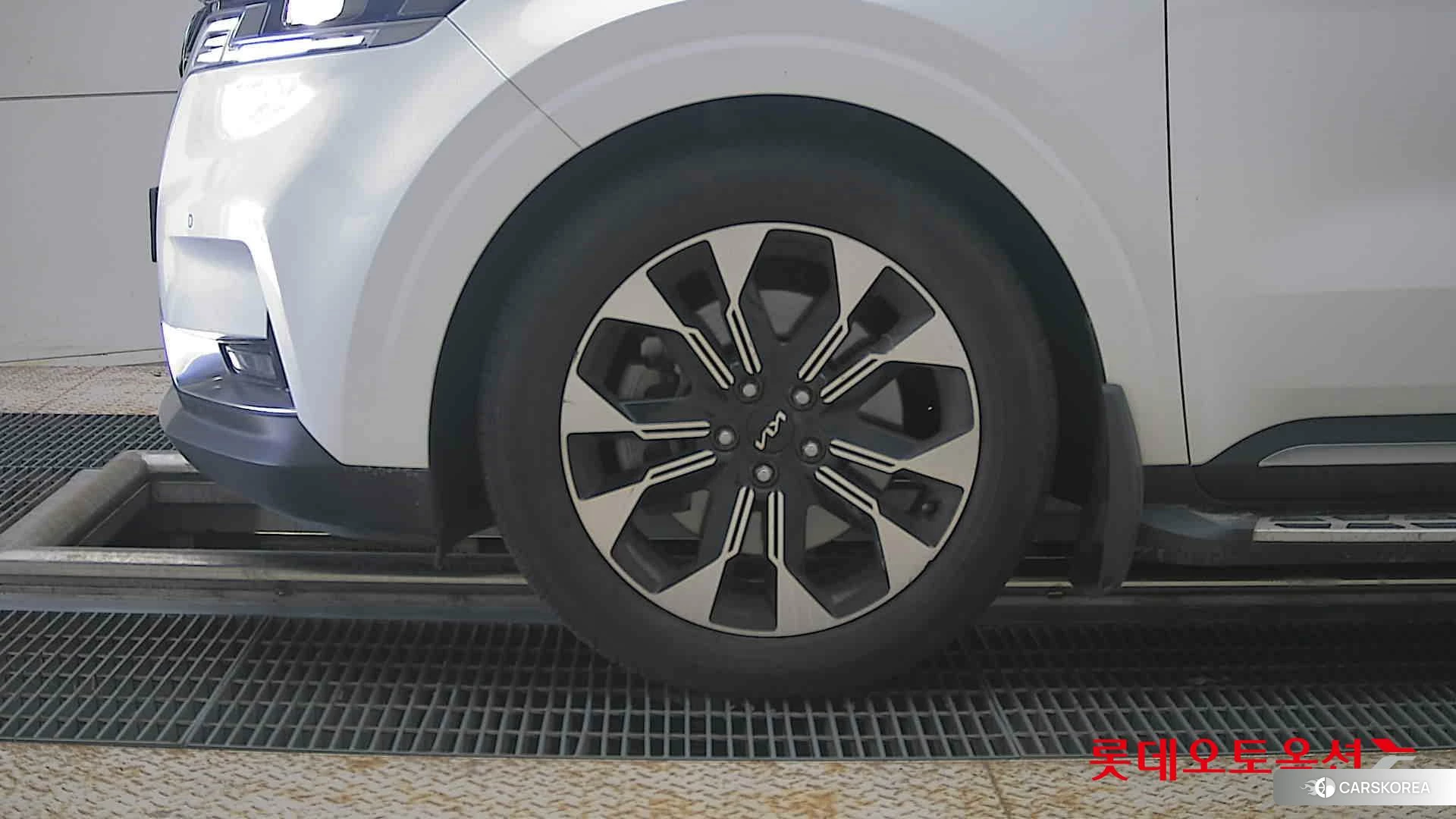 Kia Carnival id 4498448 из Кореи 13
