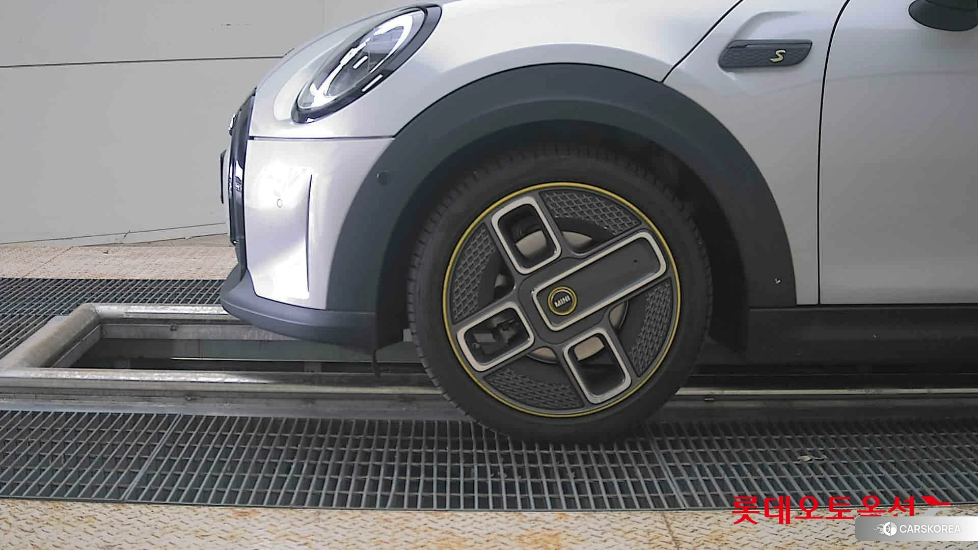 BMW MINI Cooper SE id 4498333 из Кореи 13