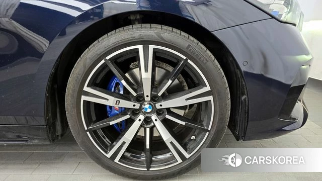 BMW 5 Series (G60) id 4266536 из Кореи 13