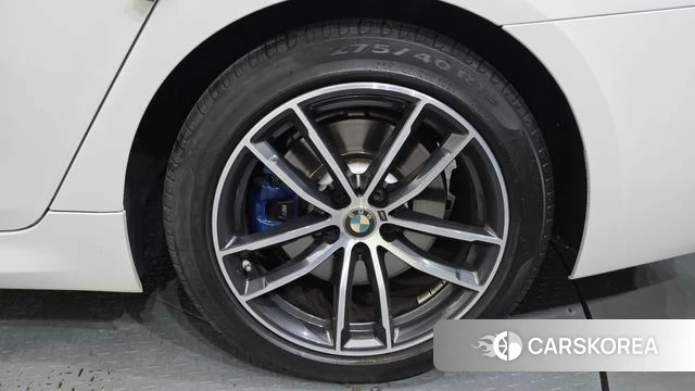 BMW 5 Series (G30) id 4529937 из Кореи 13