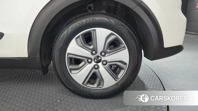 Kia Niro id 4620460 из Кореи 13