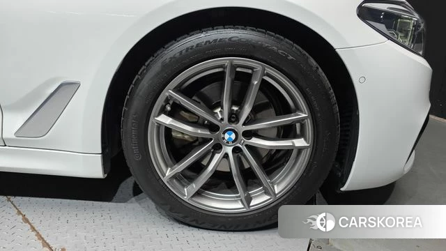BMW 5 Series (G30) id 4632784 из Кореи 13