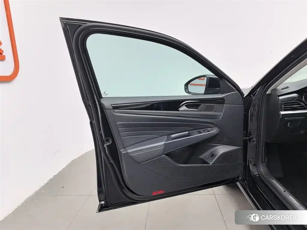 Volkswagen Passat id 4548113 из Китая 13