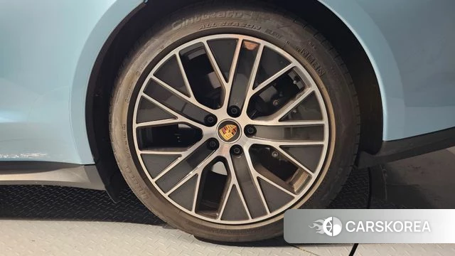 Porsche Taycan id 4480580 из Кореи 13