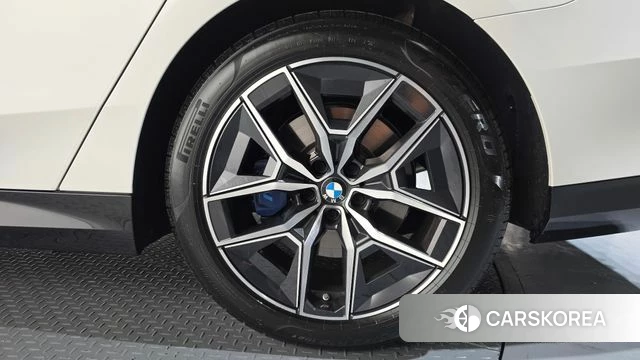 BMW 5 Series (G60) id 4354336 из Кореи 13