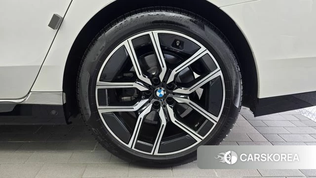 BMW 7 Series (G70) id 4584636 из Кореи 13