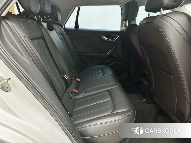 Audi Q2L id 4276672 из Китая 13