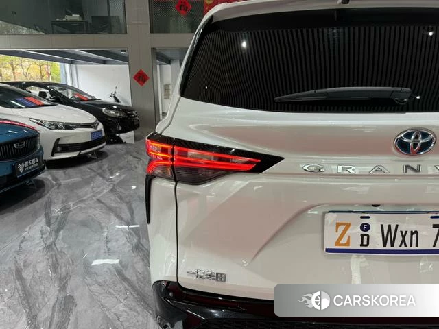Toyota Grevia id 4263655 из Китая 13