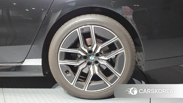 BMW 7 Series (G70) id 4375532 из Кореи 13
