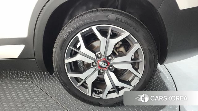 Kia Seltos id 4595402 из Кореи 13