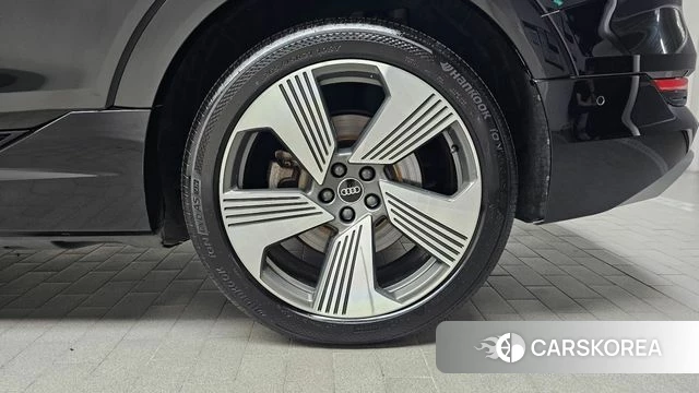 Audi e-Tron id 4646540 из Кореи 13