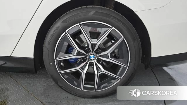 BMW 5 Series (G60) id 4421362 из Кореи 13