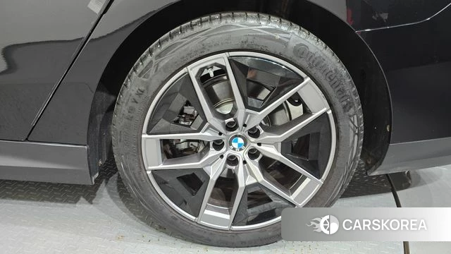 BMW 5 Series (G60) id 4528078 из Кореи 13