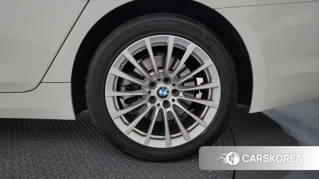 BMW 5 Series (G30) id 4625857 из Кореи 13