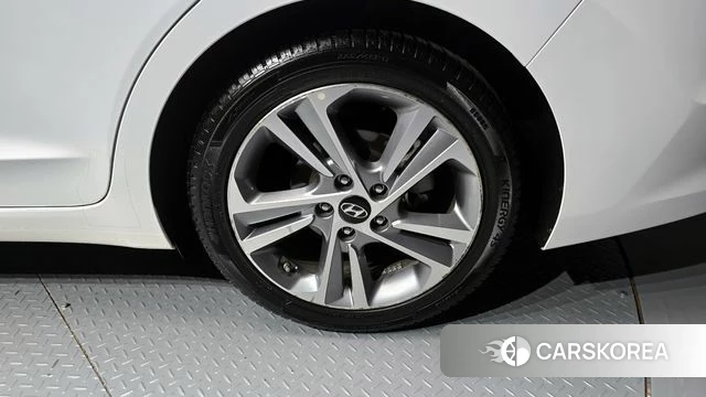 Hyundai Avante AD id 4225634 из Кореи 13