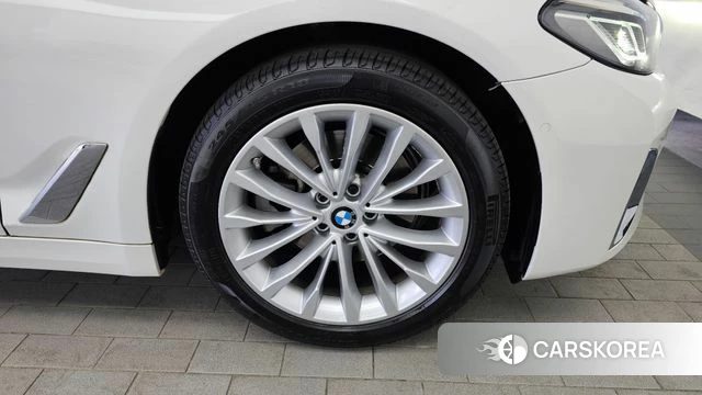 BMW 5 Series (G30) id 4284004 из Кореи 13
