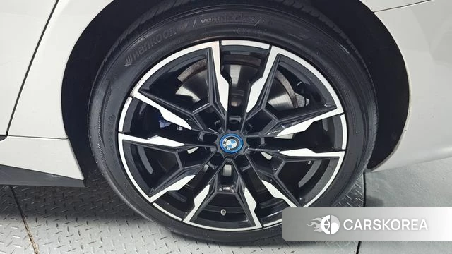 BMW i4 id 4898408 из Кореи 13