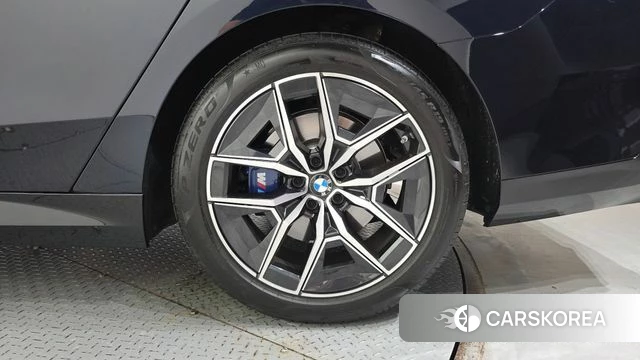 BMW 5 Series (G60) id 4413943 из Кореи 13