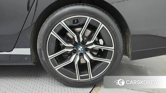 BMW 7 Series (G70) id 4222505 из Кореи 13