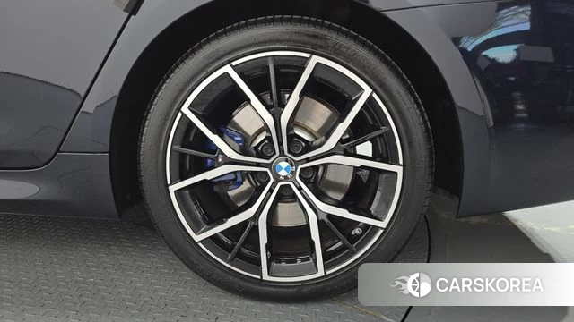 BMW 5 Series (G30) id 4323292 из Кореи 13