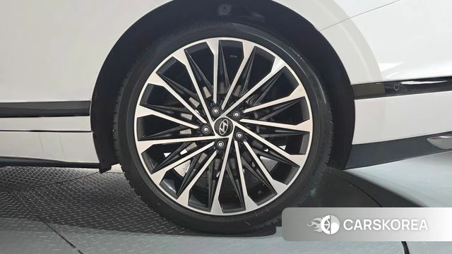 Hyundai Grandeur Hybrid (GN7) id 4488701 из Кореи 13
