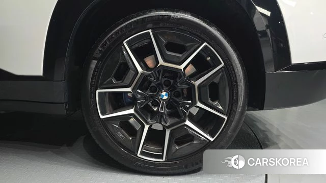 BMW XM (G09) id 4349603 из Кореи 13