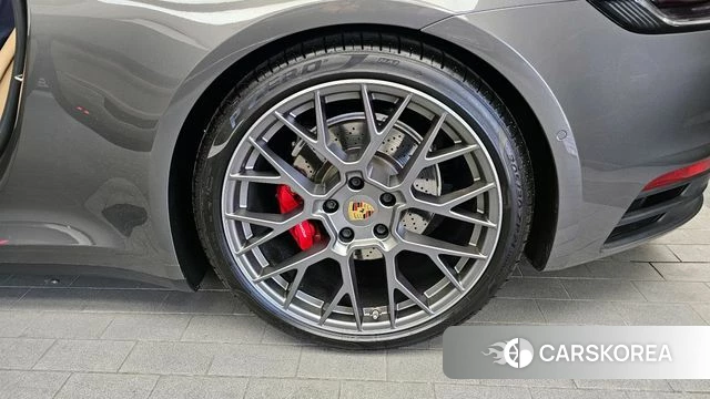 Porsche 911(992) id 4361671 из Кореи 13