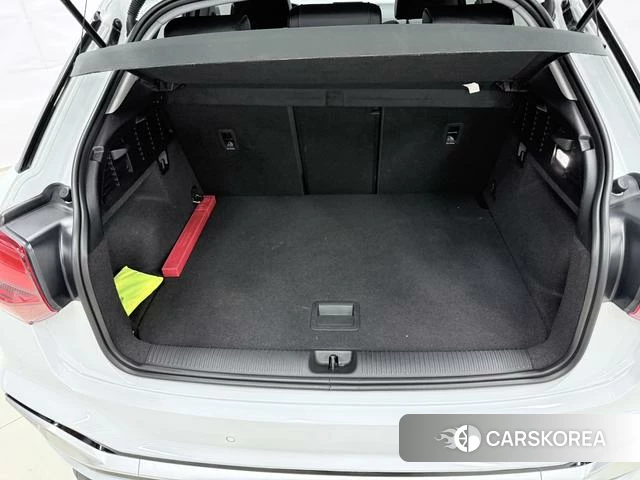 Audi Q2L id 4291314 из Китая 13