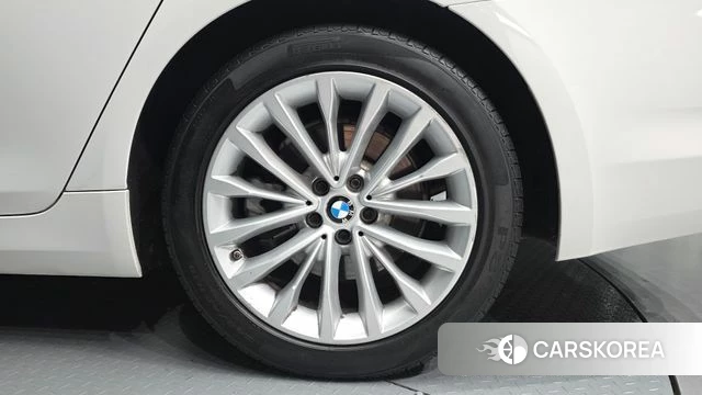 BMW 5 Series (G30) id 4482445 из Кореи 13